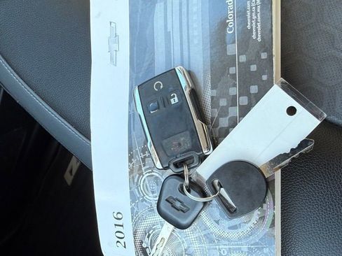 Used 2016 Chevrolet Colorado Z71 image 31