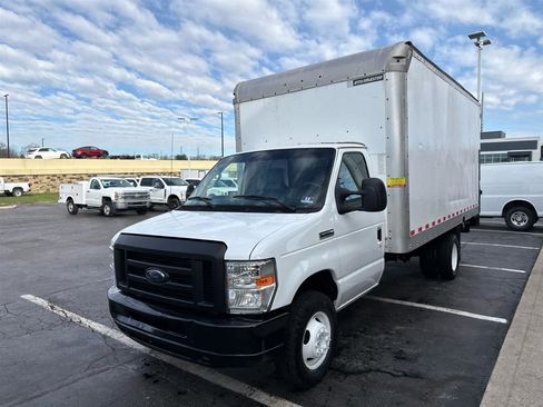 Used 2018 Ford E-350 and Econoline 350 Super Duty image 4