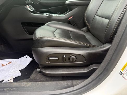 Used 2020 GMC Terrain SLT AWD/4WD image 28