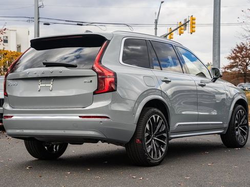 New 2026 Volvo XC90 B6 Plus w/ Protection Package Premier image 4