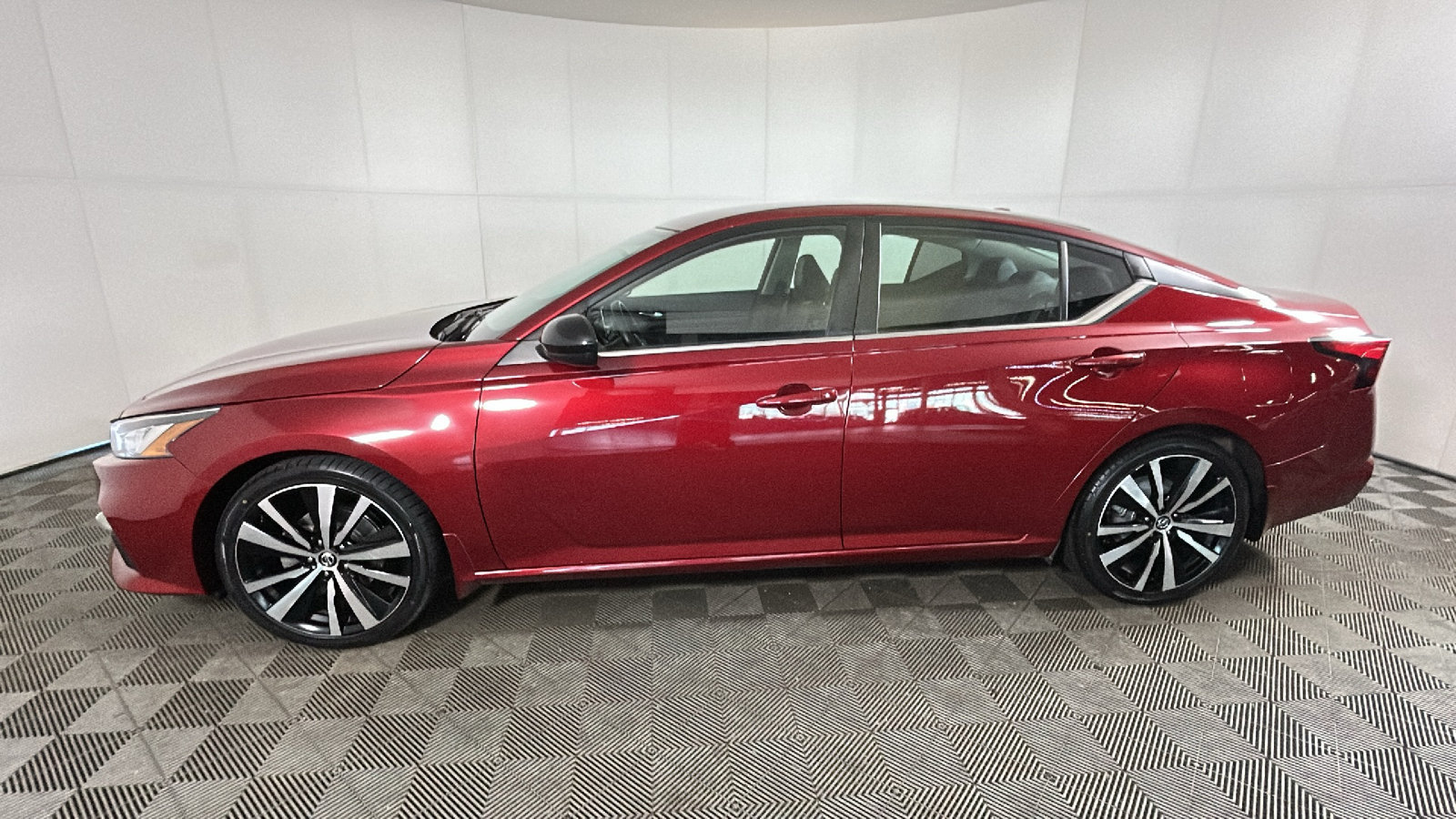 Used 2022 Nissan Altima 2.5 SR FWD image 7
