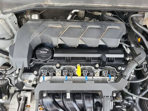 Used 2020 Hyundai Venue SEL FWD image 16