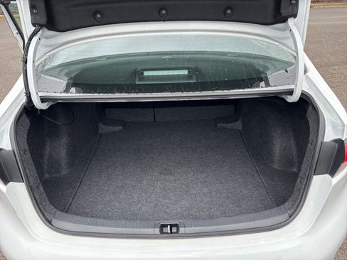 Used 2025 Toyota Corolla LE image 30