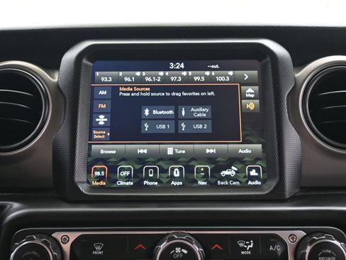 Used 2022 Jeep Wrangler Unlimited Sport image 29