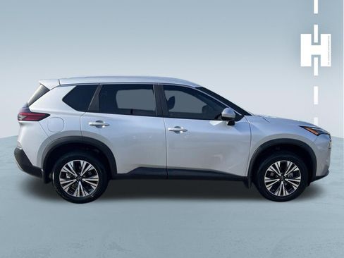 Used 2023 Nissan Rogue SV w/ SV Premium B Package FWD image 3