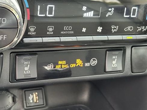 Used 2023 Toyota RAV4 XLE Premium AWD/4WD image 20