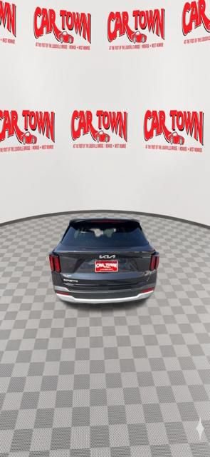 Used 2025 Kia Sorento LX FWD image 4