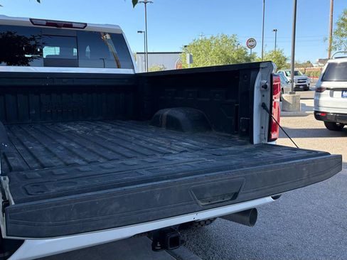 Used 2024 Chevrolet Silverado 2500 High Country w/ LPO, Dark Essentials Package AWD/4WD image 11