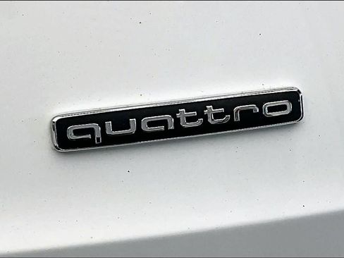 Used 2024 Audi Q3 2.0T Premium w/ Convenience Package AWD/4WD image 10