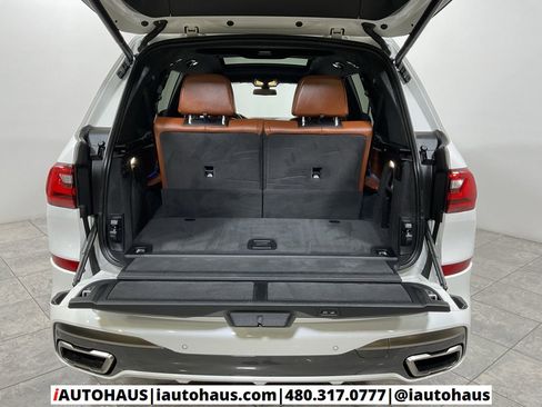 Used 2022 BMW X7 M50i image 13
