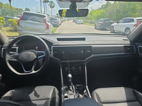 Used 2023 Volkswagen Atlas SE image 9