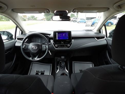 Used 2025 Toyota Corolla LE FWD image 25