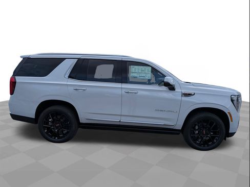 New 2026 GMC Yukon Denali w/ Denali Reserve Package AWD/4WD image 3