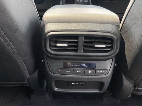 Used 2025 Honda Pilot Touring image 41