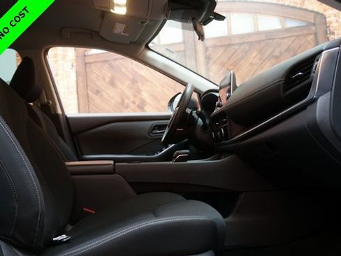 Used 2023 Nissan Rogue S image 49