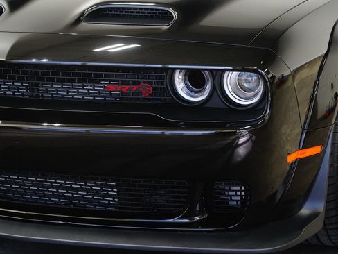 Used 2022 Dodge Challenger SRT Hellcat image 9