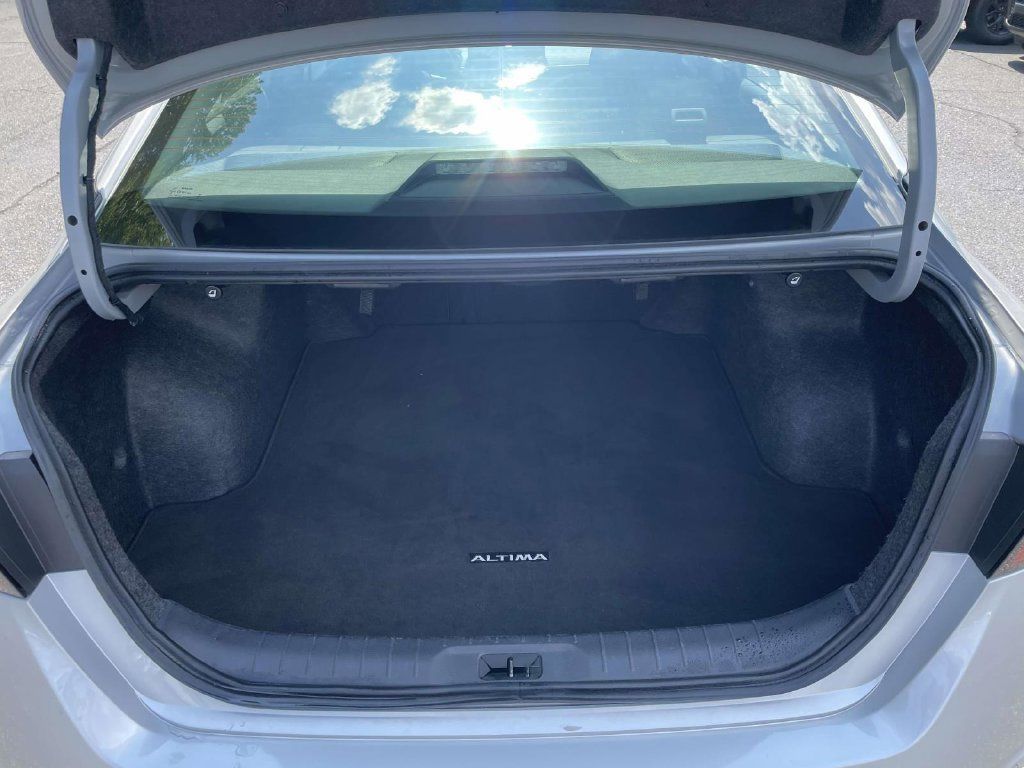 Used 2025 Nissan Altima 2.5 SV w/ SV Special Edition Package FWD image 42