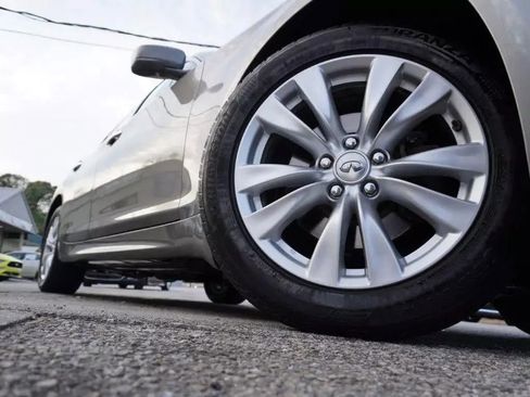 Used 2011 INFINITI M37 w/ Premium Pkg RWD image 13