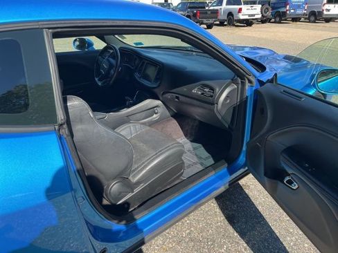 Used 2016 Dodge Challenger SRT Hellcat image 12