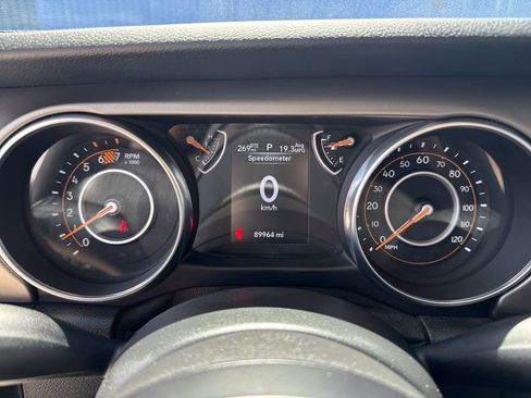 Used 2018 Jeep Wrangler Unlimited Sport image 16