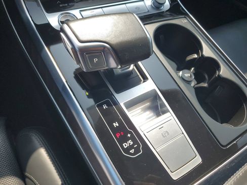 Used 2022 Audi Q8 Prestige AWD/4WD image 27