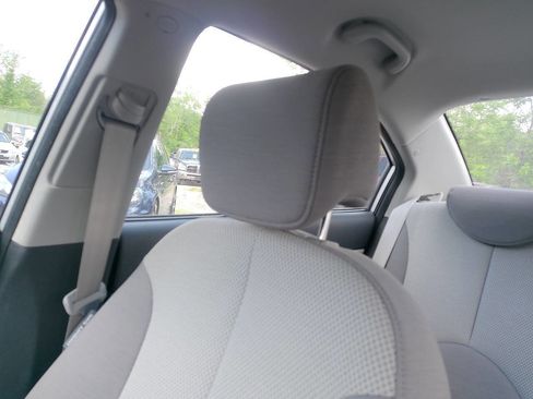 Used 2009 Hyundai Accent GLS w/ Popular Equipment Pkg 5 FWD image 34