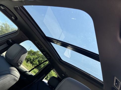 New 2025 Cadillac XT6 Luxury image 20