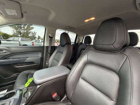 Used 2022 Chevrolet Colorado Z71 AWD/4WD image 31
