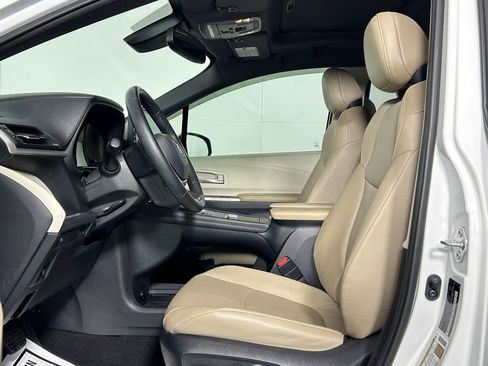 Used 2021 Toyota Sienna XLE image 30