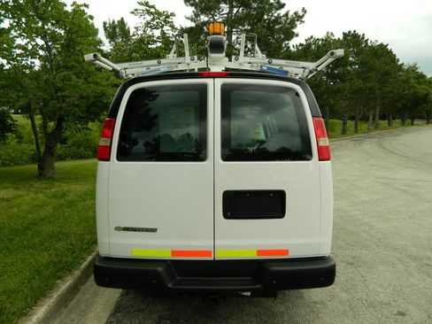 Used 2015 Chevrolet Express 2500 RWD image 8