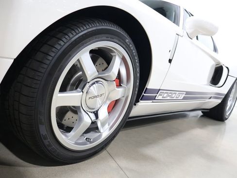 Used 2005 Ford GT image 14