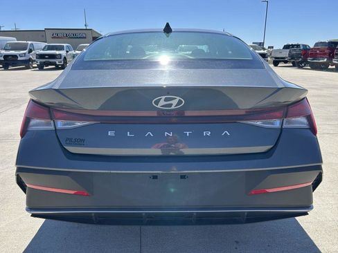 Used 2024 Hyundai Elantra SEL image 34
