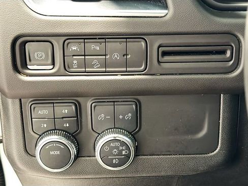 Used 2023 GMC Yukon AT4 image 10