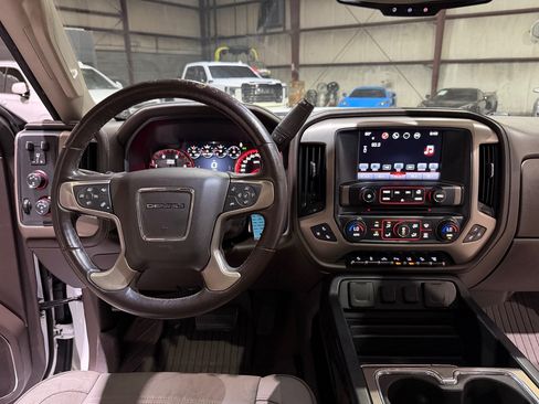 Used 2016 GMC Sierra 2500 Denali w/ Duramax Plus Package AWD/4WD image 28