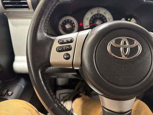 Used 2008 Toyota FJ Cruiser 4WD image 22