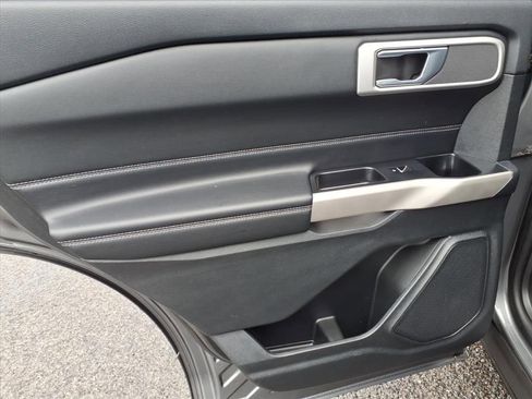 Certified 2022 Ford Explorer XLT w/ Equipment Group 202A image 14