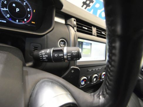 Used 2020 Land Rover Discovery Landmark AWD/4WD image 33