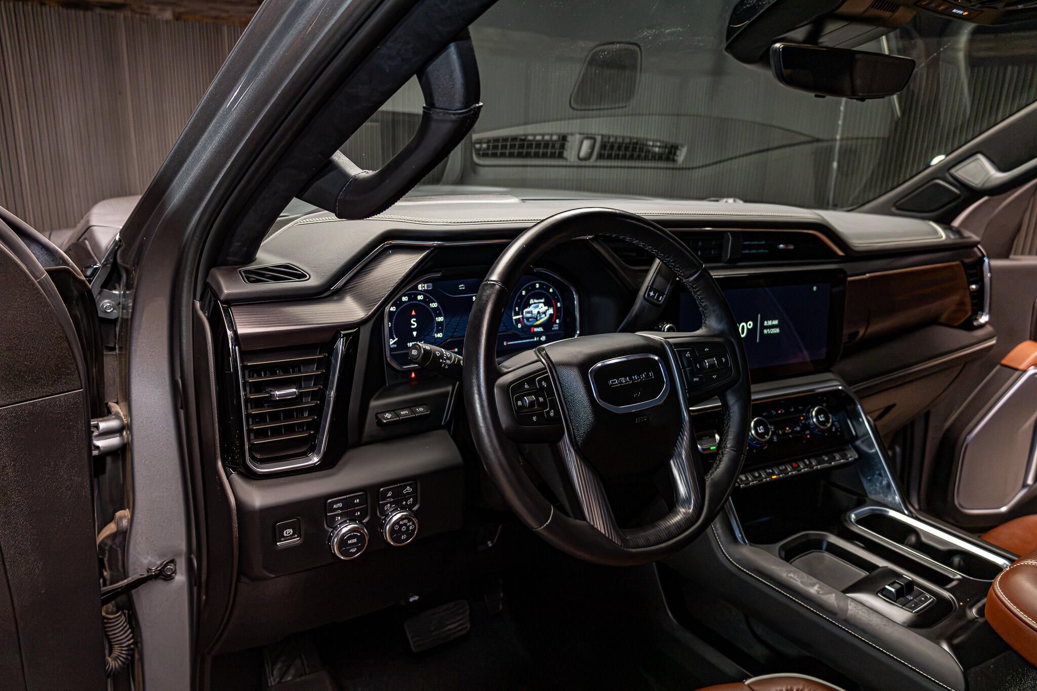 Used 2024 GMC Sierra 2500 Denali Ultimate w/ Max Trailering Package AWD/4WD image 16