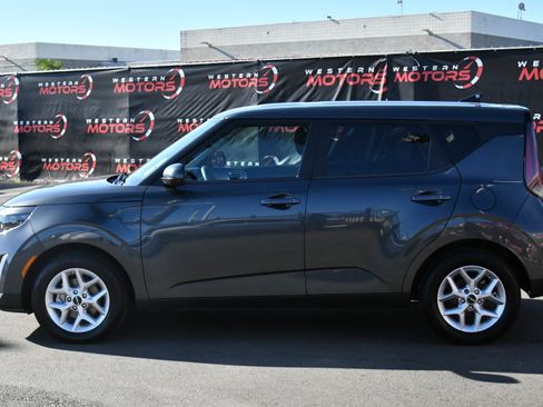 Used 2024 Kia Soul LX w/ Option Group 015 FWD image 4