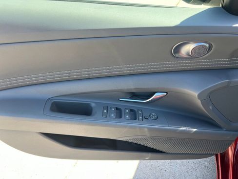 Used 2025 Hyundai Elantra SEL FWD image 10