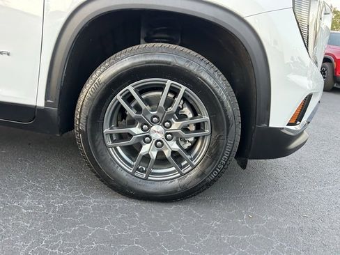 Certified 2025 GMC Acadia Elevation image 8