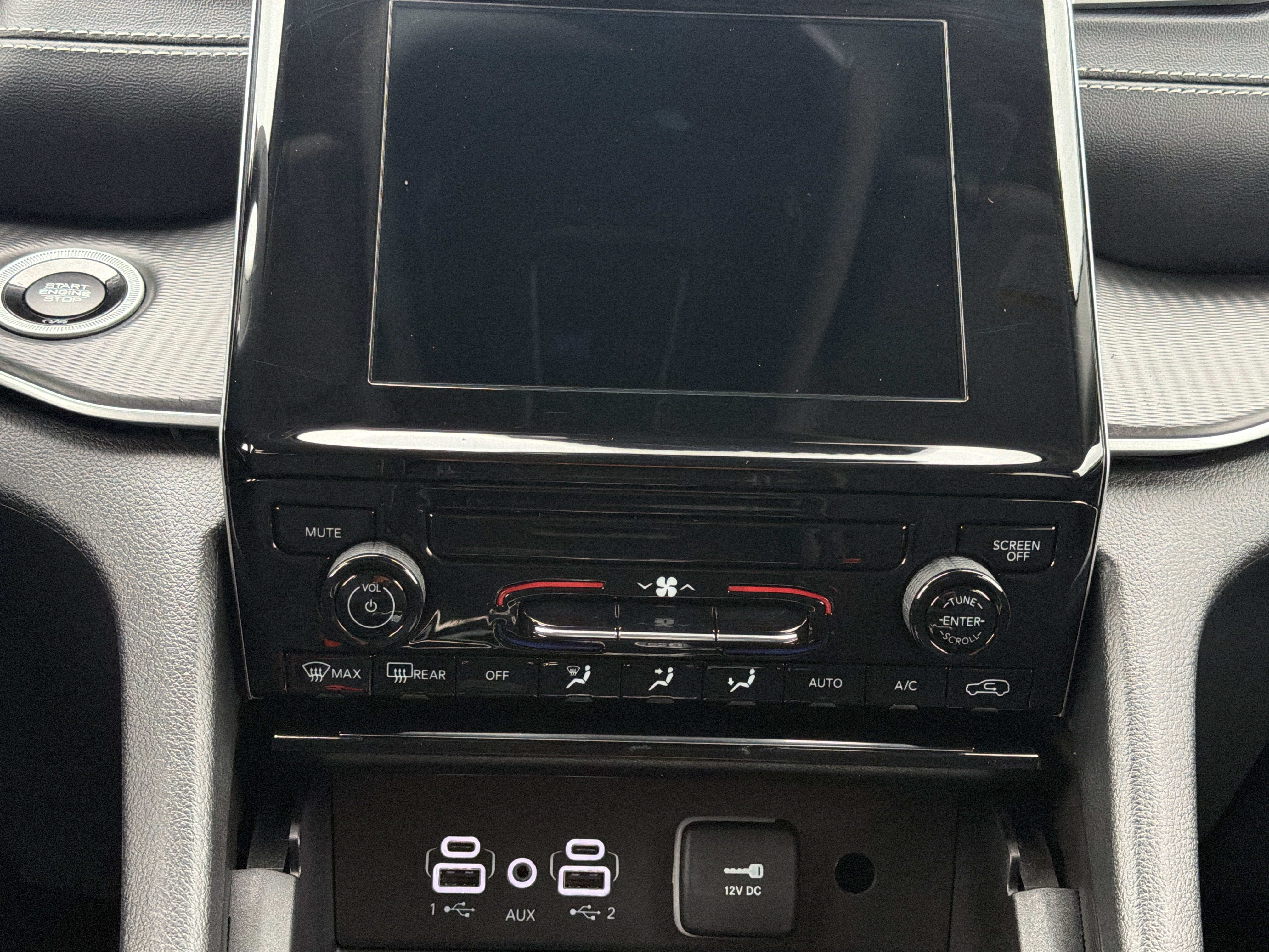 Used 2024 Jeep Grand Cherokee Laredo AWD/4WD image 21