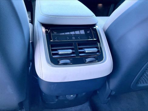 Used 2026 Volvo XC90 B6 Ultra w/ Protection Package Premier AWD/4WD image 38