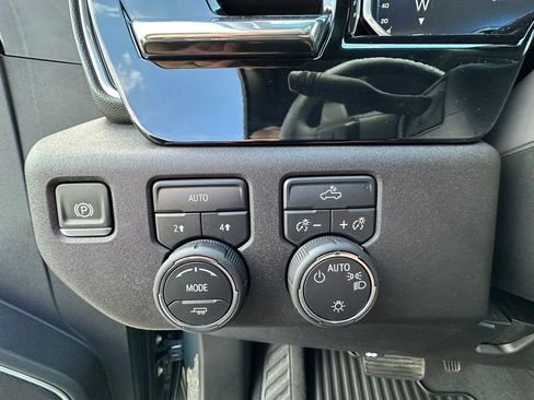 Used 2025 Chevrolet Silverado 1500 LT w/ Max Trailering Package AWD/4WD image 3