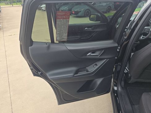Used 2025 Chevrolet Equinox LT FWD image 15
