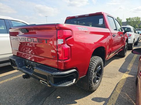 Used 2021 Chevrolet Silverado 1500 LT Trail Boss w/ Convenience Package II AWD/4WD image 4