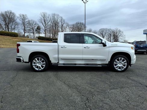 Used 2023 Chevrolet Silverado 1500 High Country w/ High Country Premium Package image 3