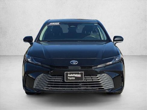 Used 2025 Toyota Camry LE FWD image 3