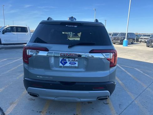 Used 2023 GMC Acadia SLE w/ Driver Convenience Package image 4