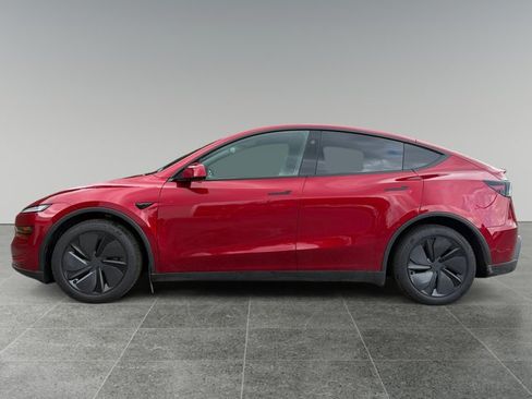 Used 2026 Tesla Model Y Long Range AWD/4WD image 2